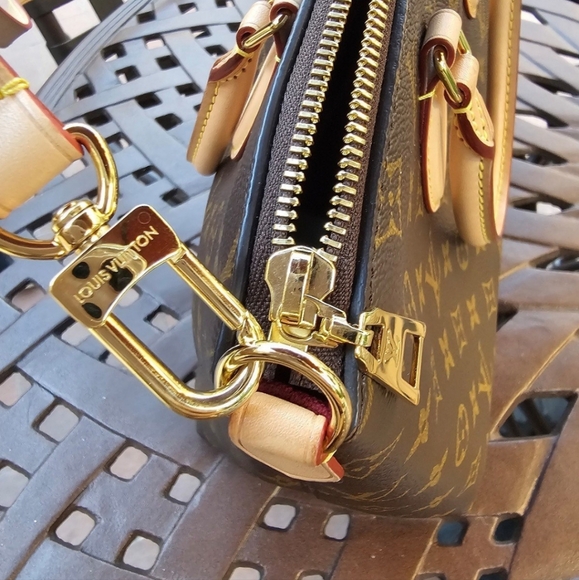 louis Vuitton handbags - Picture 9 of 11